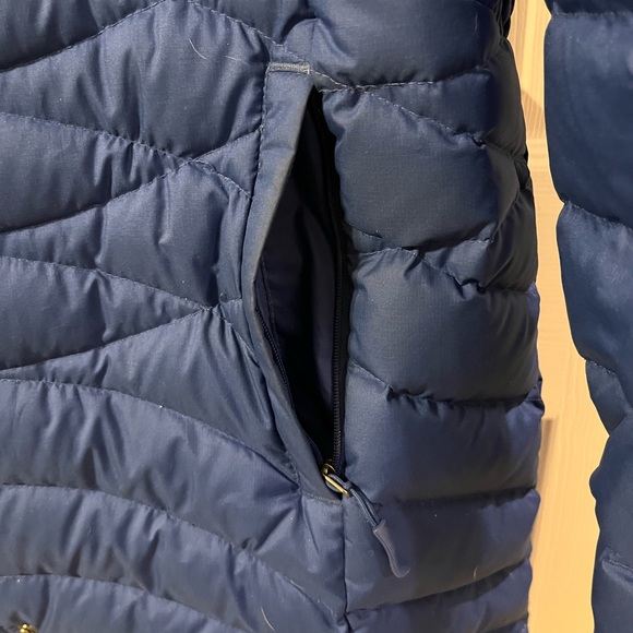 DuluthTrading Co. (Medium) Down Knee Length Winter Coat - Picture 6 of 8